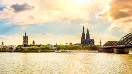 Blick auf den Kölner Dom / © Guenter Albers (shutterstock)